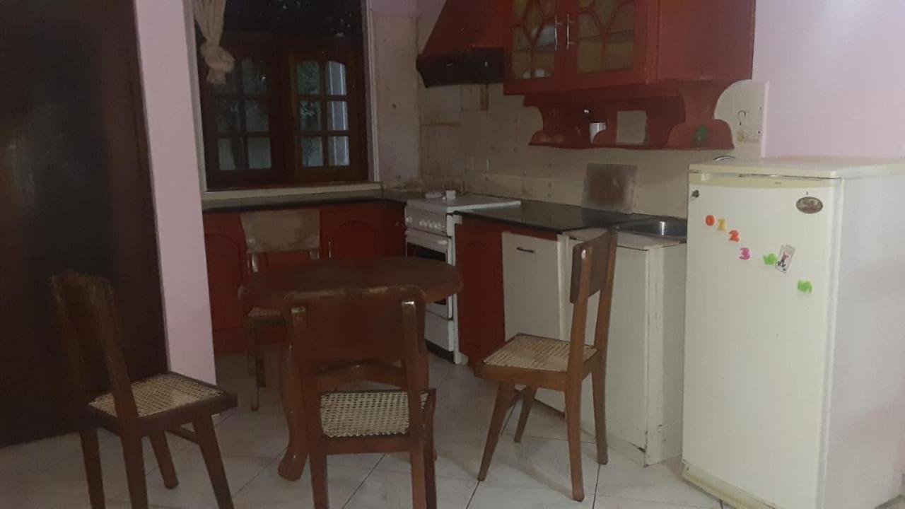 Mount House Hotel Apartment Dikwella Bagian luar foto