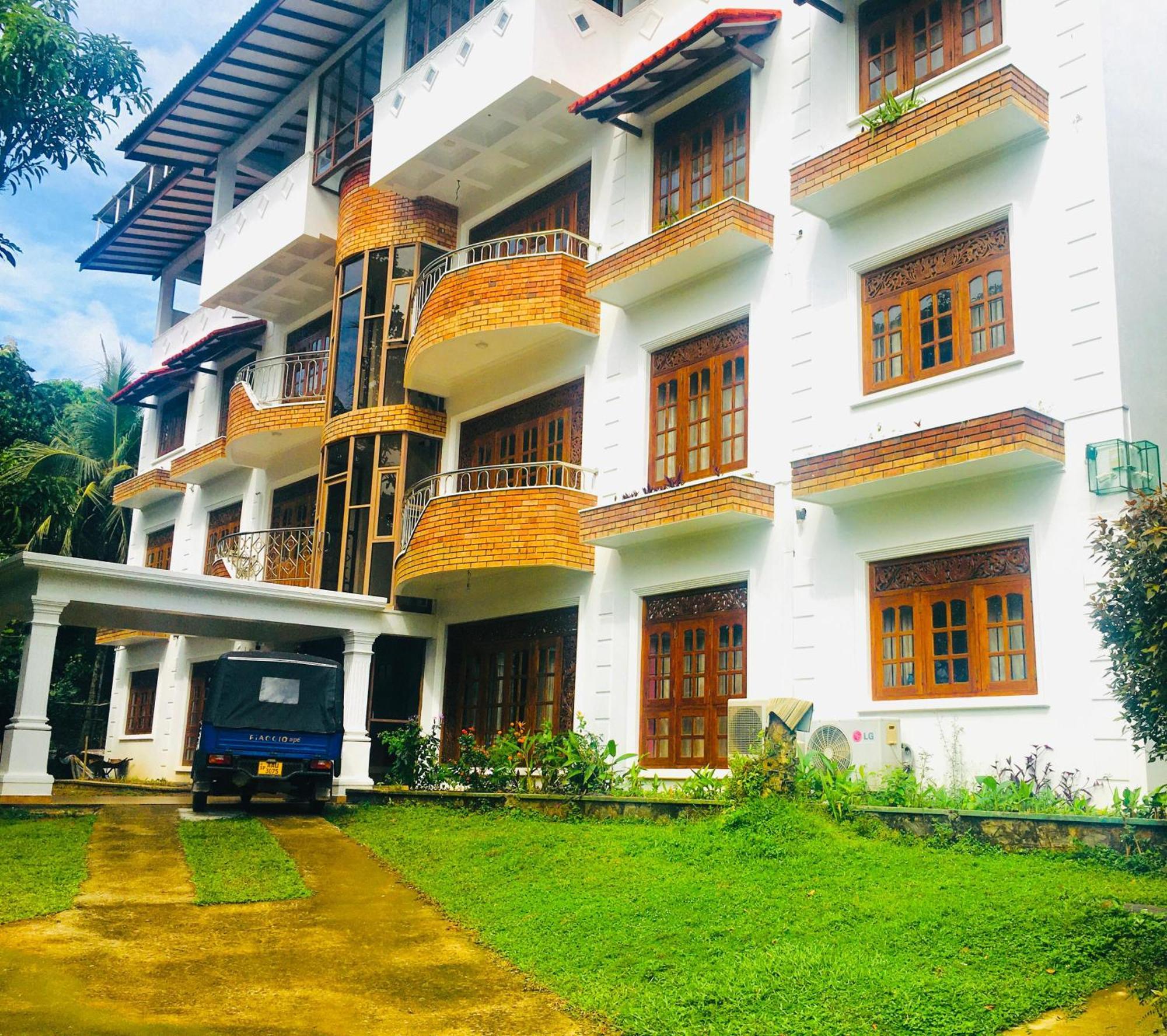 Mount House Hotel Apartment Dikwella Bagian luar foto